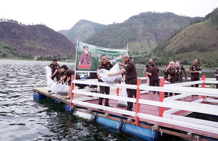 Tabur Benih Ikan