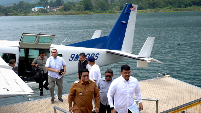 Danau TOBA PLANE