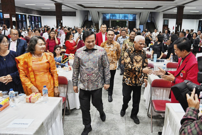 Wagubsu_Natal Masyarakat Nias Barat