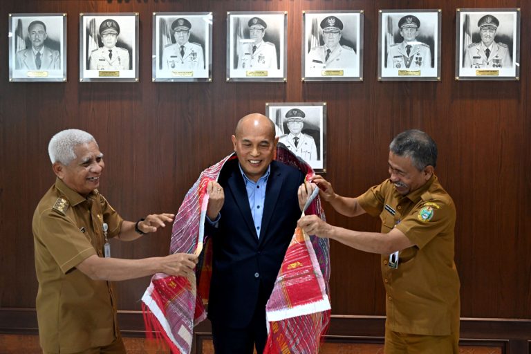 SURYA dan KONJEN