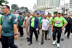 Foto Wagub Sumut Ikuti Fun Run HUT TNI (1).JPG