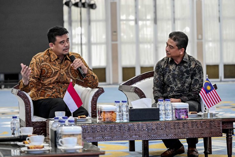 101026_GUBSU_TERIMA KUNJUNGAN DUBES MALAYSIA_04.jpg