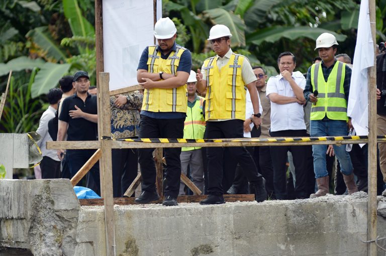 Gubsu tinjau Turap Nias (2).jpg
