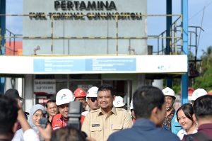 Gubsu tinjau terminal BBM Nias (4).jpg